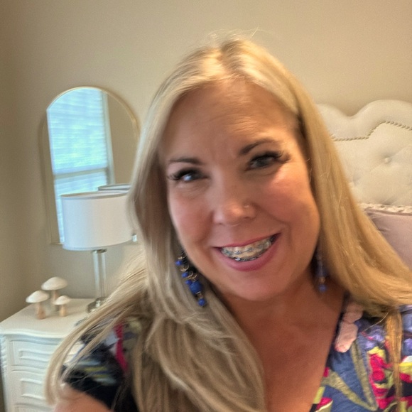 Meet your Posher, Susan - Picture 1 of 6